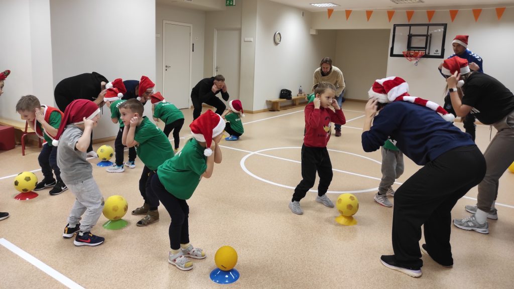 SPORTINĖ POPIETĖ „BITUČIŲ“ GRUPĖJE „ŠEIMŲ FUTBOLIUKAS“ SPORTINĖ POPIETĖ „BITUČIŲ“ GRUPĖJE „ŠEIMŲ FUTBOLIUKAS“