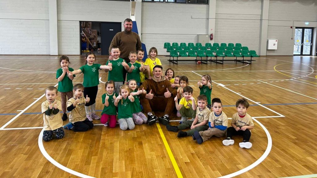 Pirmieji ,,Vyturėlių” žingsneliai krepšinio aikštelėje