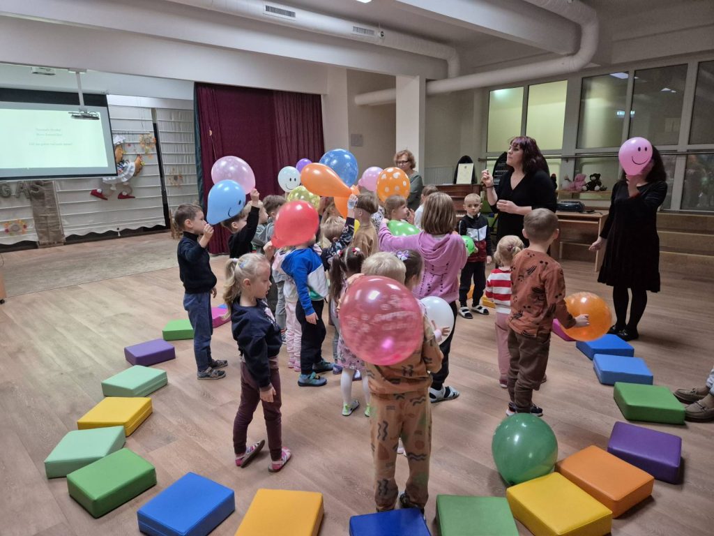 Šiaurės ir Baltijos šalių literatūros savaitė, skaitymai vaikams ,,AUŠTANT”